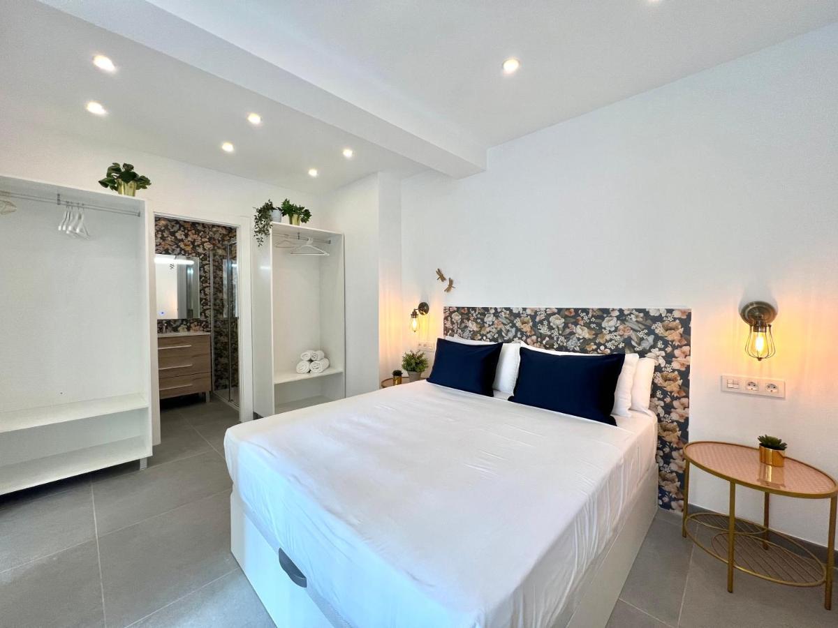 Malagueta Beach III & Terrace By Ele Apartments Malaga Bagian luar foto